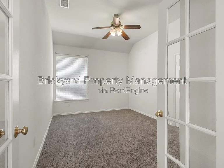 4409 Mitchell Ln — Photo 42