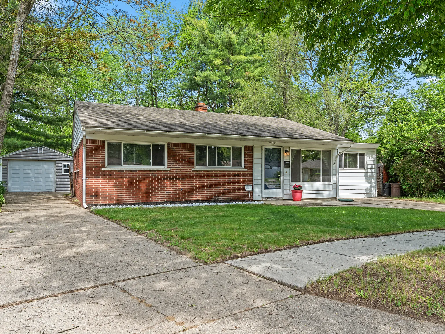 3 bed, 1212 sqft, $1,700 — Photo 3