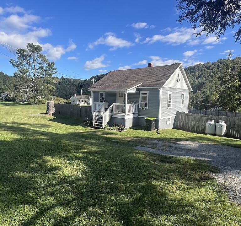 1st image of 17 Old Quaker Rd