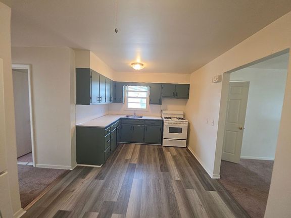 5th image of 212 Bathgate Ave