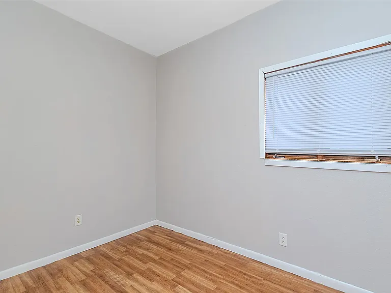 1241 E 17th Ct — Photo 2