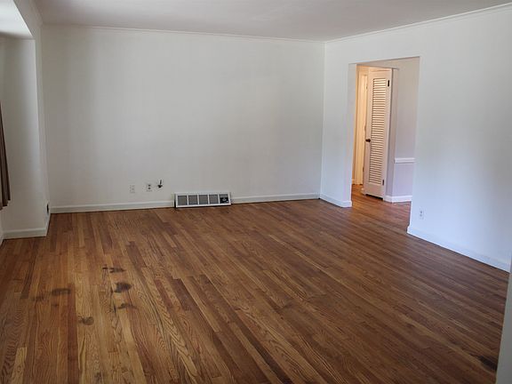3rd image of 223 Vale Ave S