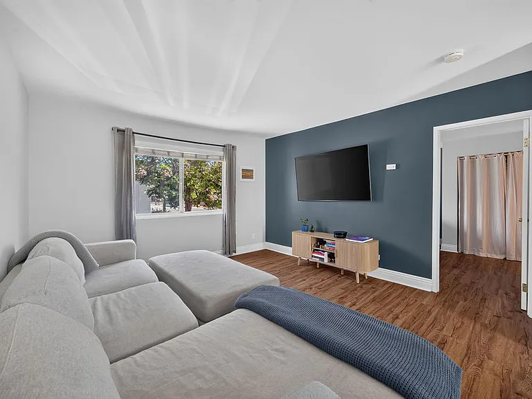 2850 Reynard Way #23 — Photo 9