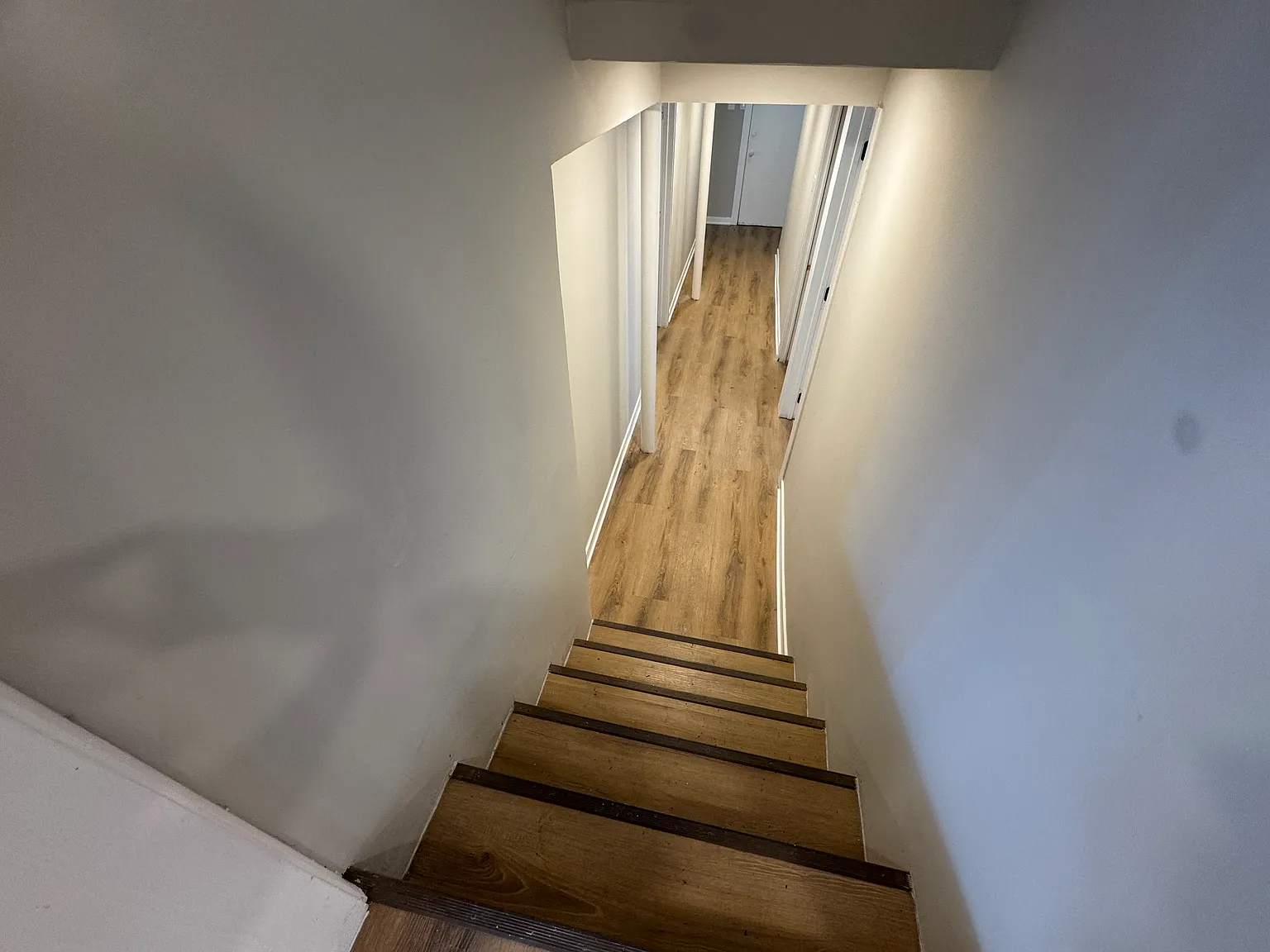 5 bed, 2.5 bath, 2500 sqft, $3,000 — Photo 3