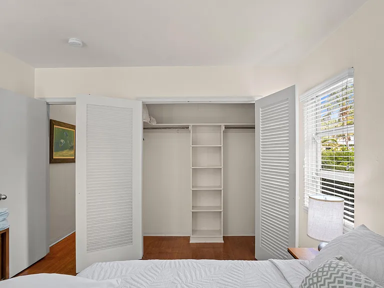 15 N Swinton Cir — Photo 23
