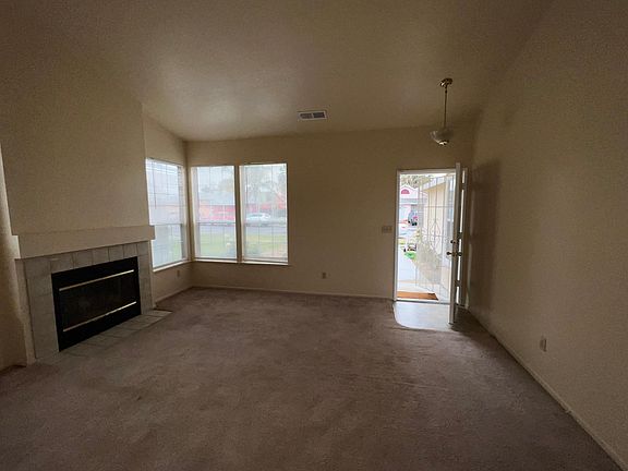 5th image of 2416 Fairway Glen St
