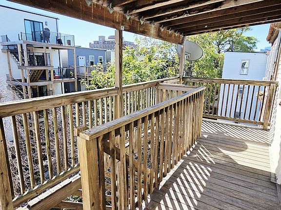 3rd image of 89 Chelsea St APT 3
