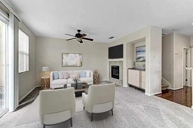 1010 Dante Cir — Photo 2