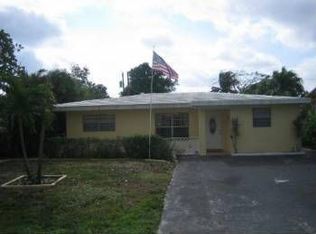 328 SW 2nd St, Boca Raton, FL 33432