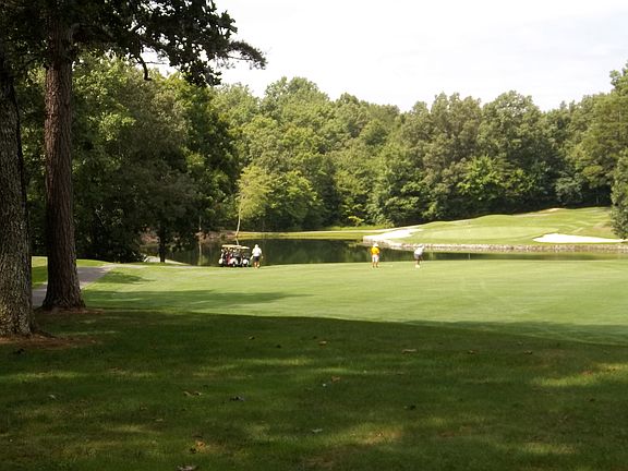 4th image of 41 Beachwood Ln
