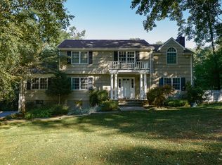 40 Hilltop Dr, Chappaqua, NY 10514