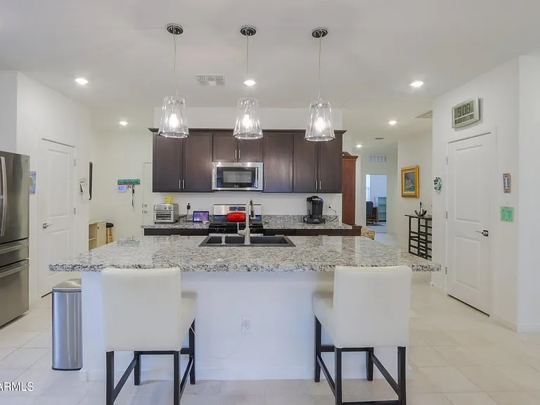 41575 W Saguaro Dr — Photo 4