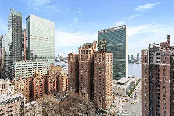 Rented by Compass | media 8