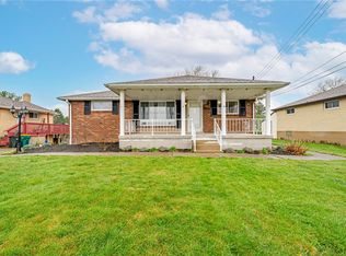 2202 Juanita Dr, Coraopolis, PA 15108