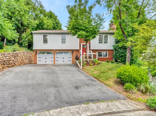 6043 Old Manor Ct, Roanoke, VA 24019