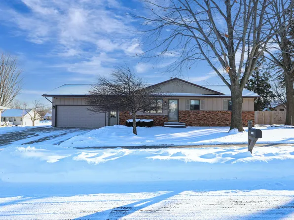 1506 Coolidge St, New Holstein, WI 53061