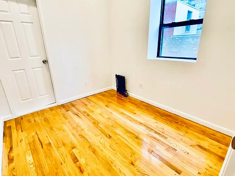 1498 3rd Ave #11 — Photo 8