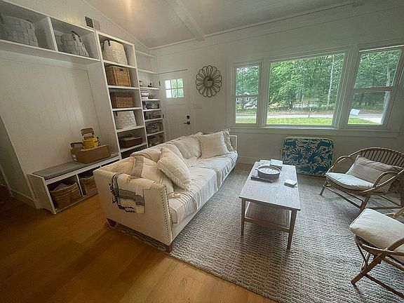 2nd image of 31 Jones Rd