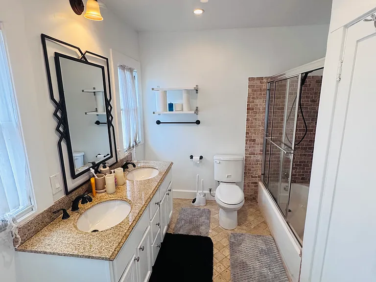 2754 Kenwood Ave #5 — Photo 7