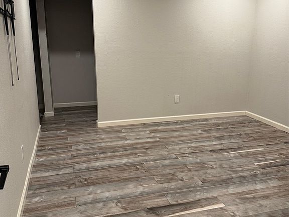 5th image of 511 Commerce St