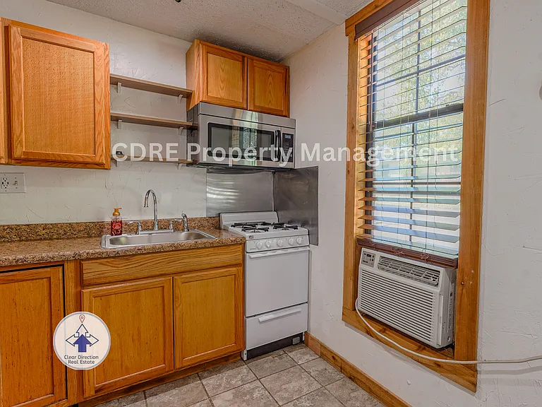 422 Washington St — Photo 12