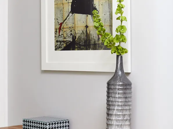 30-02 39th Avenue image 4 of 8