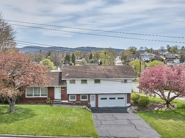 2700 Ward Ave, Endwell, NY 13760