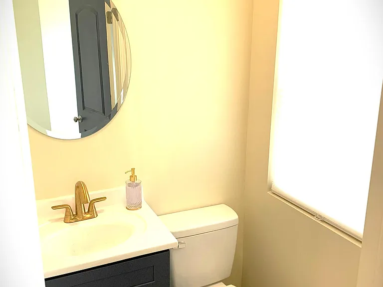 1370 N Ewing St — Photo 7