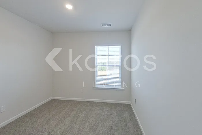 2441 Banyan Cir — Photo 15