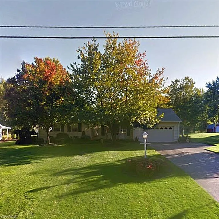 636 Leeman Dr photo 1