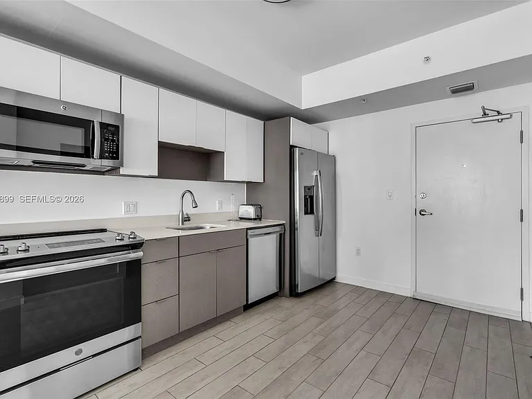 321 NE 26th St #709 — Photo 11
