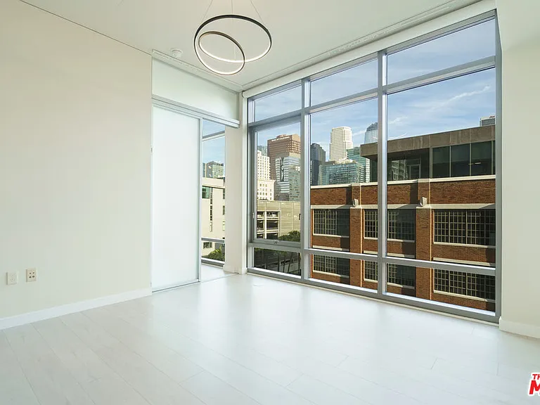 1100 S Hope St #716 — Photo 16