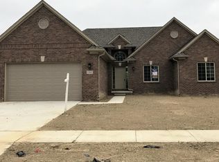 21847 Tesner Dr, Macomb, MI 48044