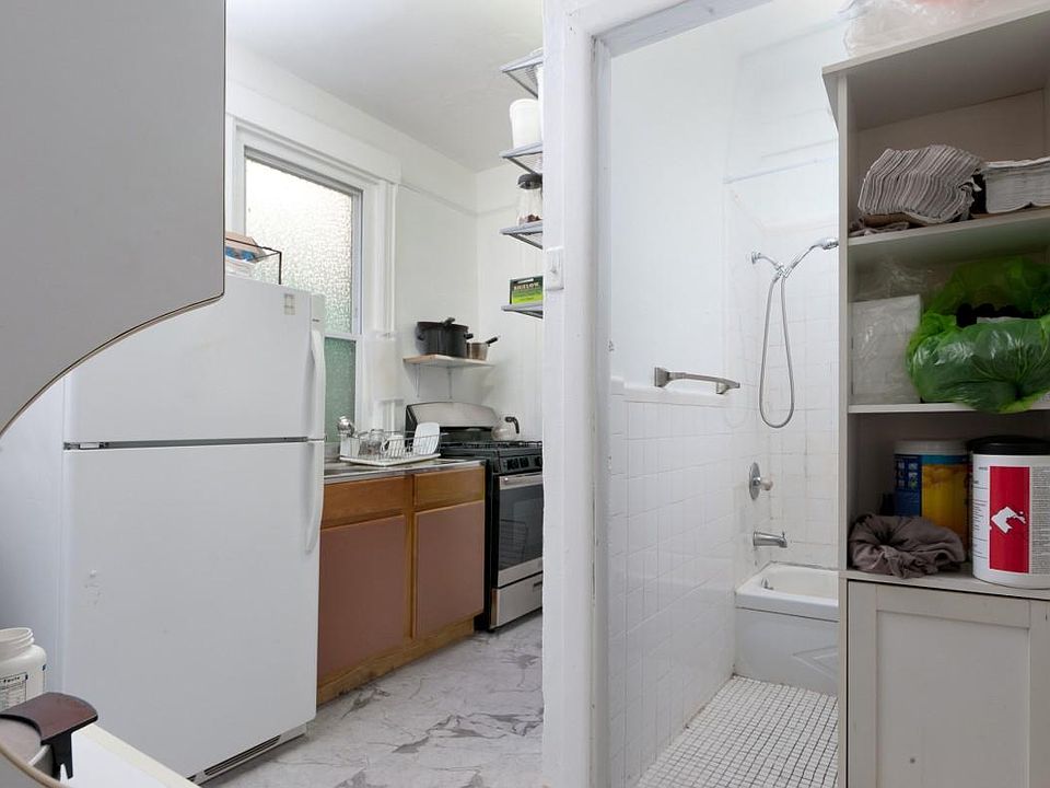 2nd image of 9859 Corona Ave
