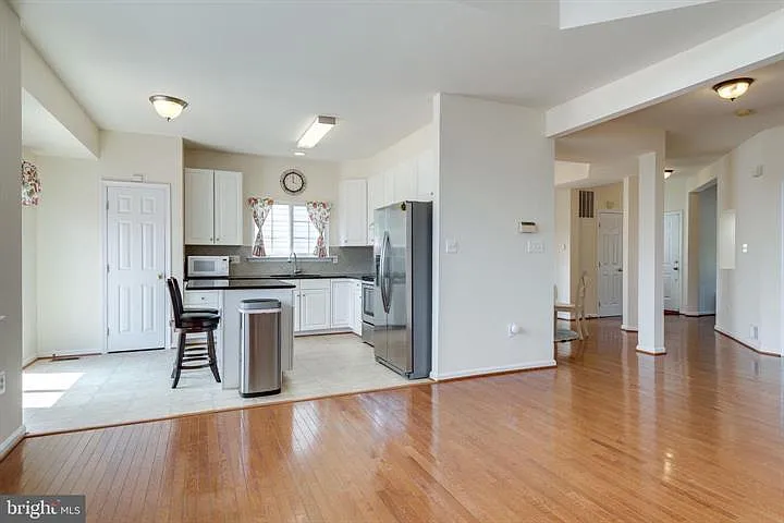 6805 Hollow Glen Ct — Photo 6