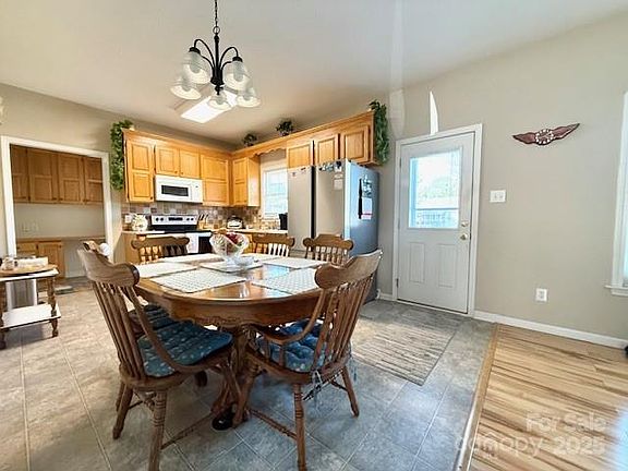 4th image of 123 Cross Creek Dr