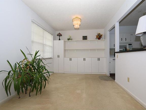 4th image of 7521 Queen Ann Ct #61