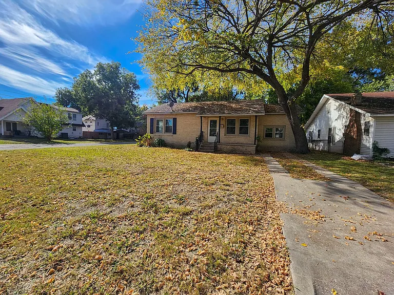1002 Overland Ct — Photo 25