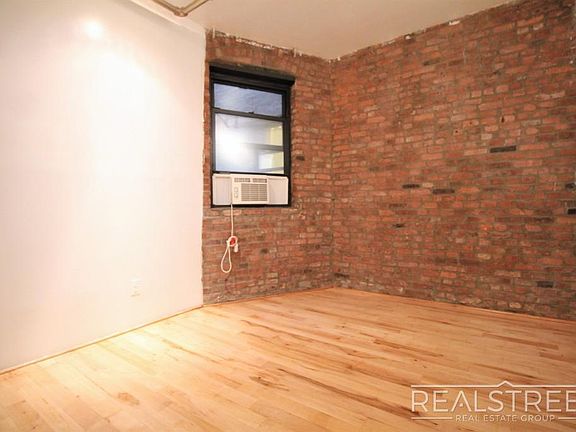 5th image of 337 Kent Ave APT 2H