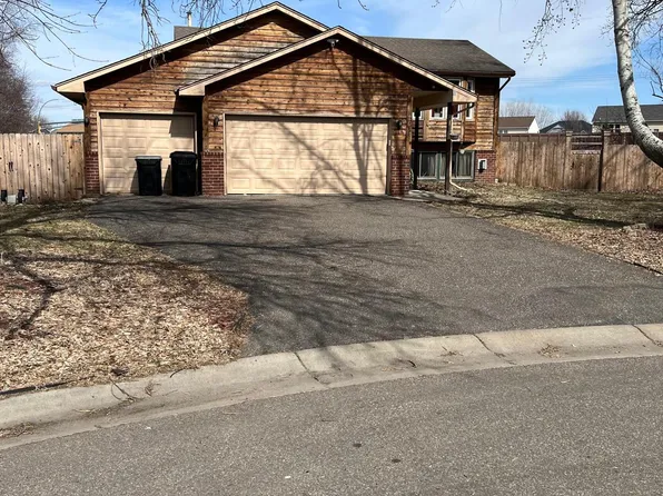 12073 Butternut St NW, Coon Rapids, MN 55448