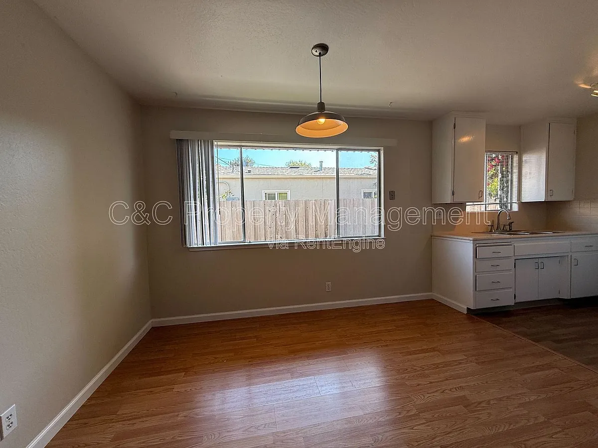 Building Photo - 137 Clay St #1