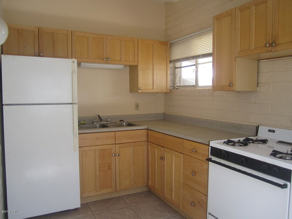 2nd image of 1440 E Copper St