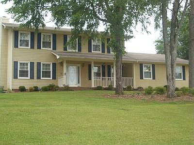 2nd image of 129 W Glen Dr