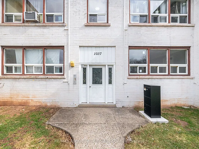1037 Churchill Ave E #7 — Photo 23