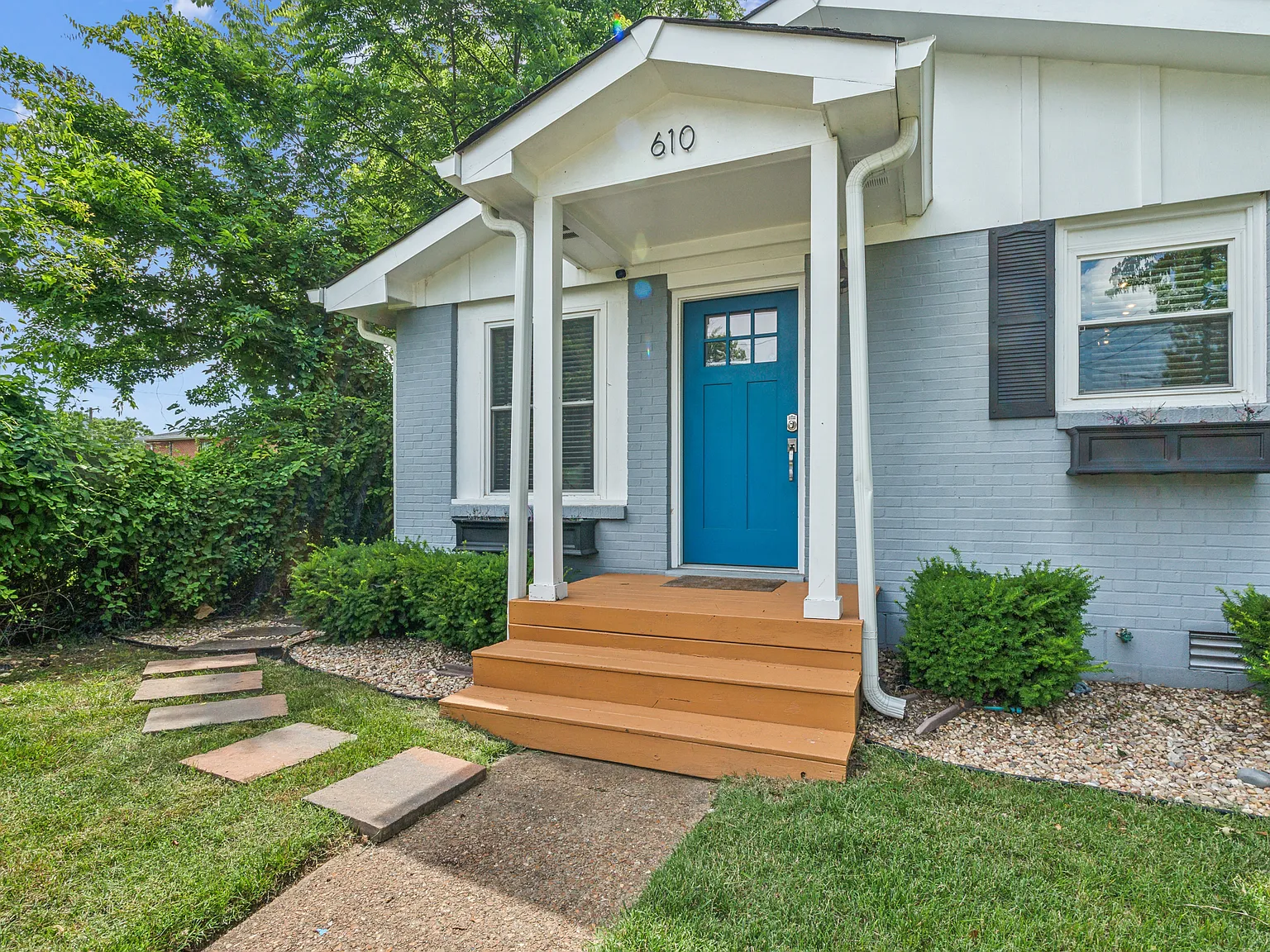 3 bed, 1435 sqft, $2,850 — Photo 1