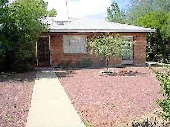 3 bed, 1.0 bath, 1100 sqft, $1,399 — Photo 1