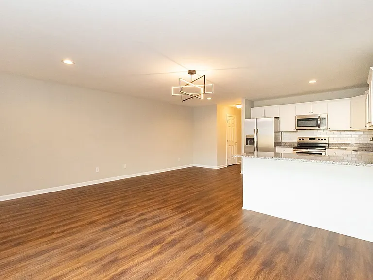 2106 Duncan Ave #104 — Photo 5
