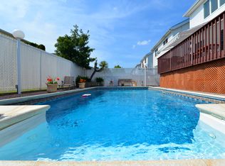 300 Chelsea St, Staten Island, NY 10307
