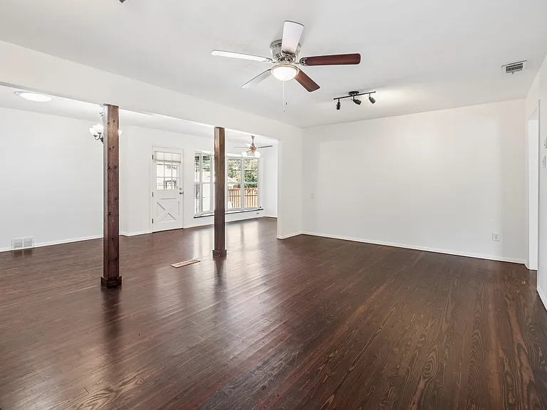 5929 Canterview Dr — Photo 10