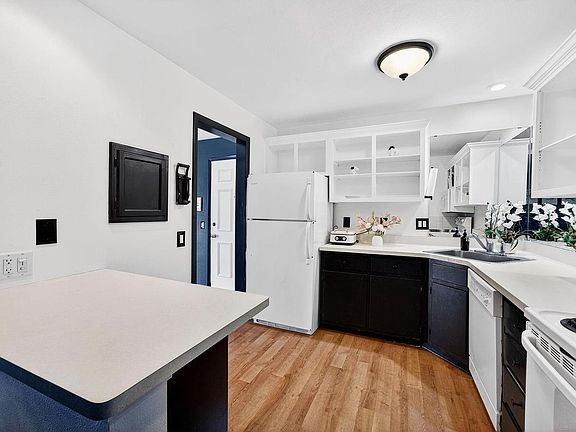 5th image of 4502 HAMMERSLEY Road #1